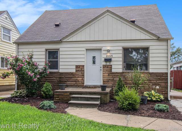 Property at 2157 Thomas St, Lincoln Park, MI 48146, 3 beds, 1 bath