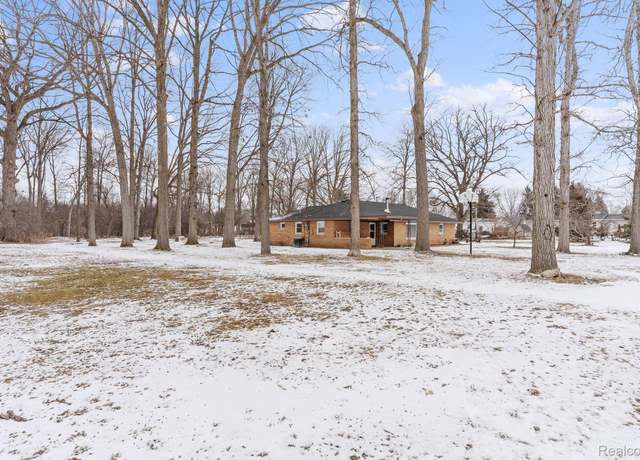Property at 1408 Stephens Ave, Flint, MI 48507, 4 beds, 1 bath