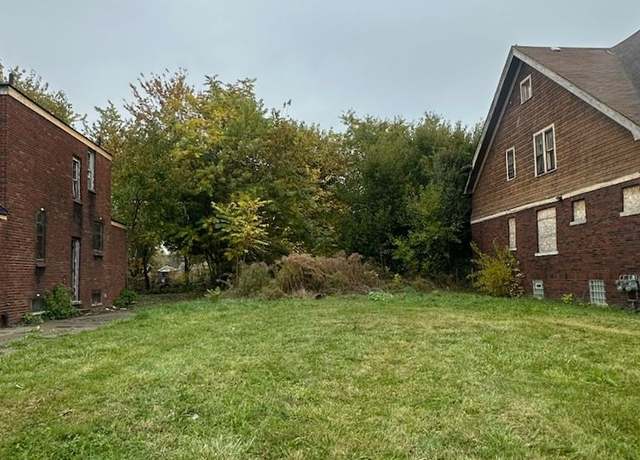 Property at 5782 Chalmers St, Detroit, MI 48213, 3 baths