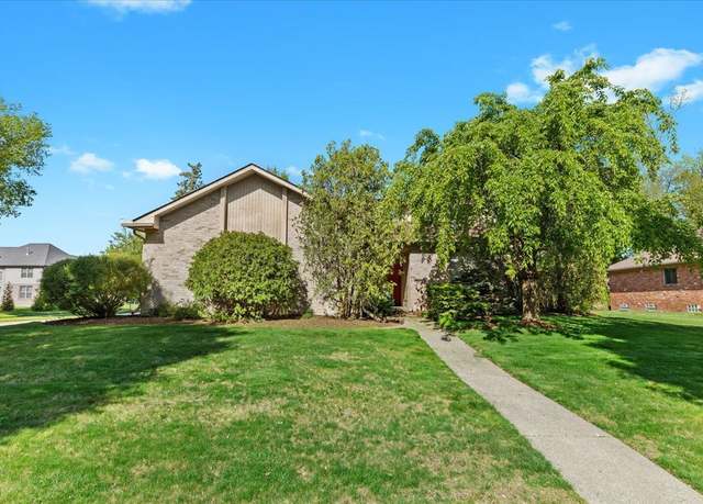Property at 3875 Wayfarer Dr, Troy, MI 48083, 4 beds, 2.5 baths