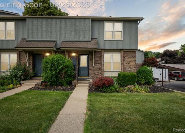 Property at 211 N Maple Rd, Saline, MI 48176, 3 beds, 1.5 baths