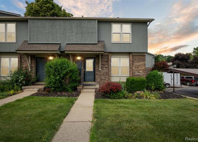 Property at 211 N Maple Rd, Saline, MI 48176, 3 beds, 1.5 baths
