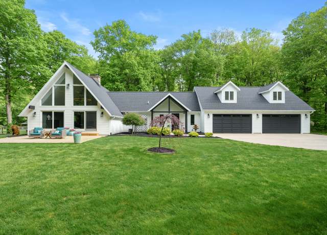 Property at 7525 S 31st St, Kalamazoo, MI 49048, 2 beds, 3 baths