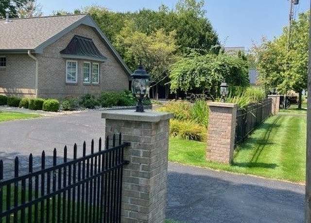 Property at 605 Lake Shore Dr, Cadillac, MI 49601, 3 beds, 2.5 baths