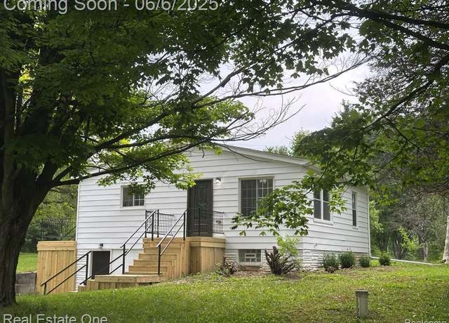 Property at 4858 Genesee Rd, Lapeer, MI 48446, 2 beds, 1 bath