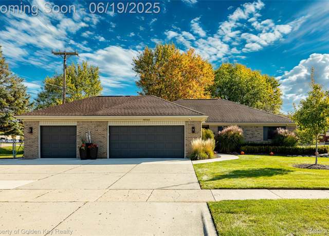 Property at 16042 Newburgh Rd, Livonia, MI 48154, 3 beds, 2.5 baths
