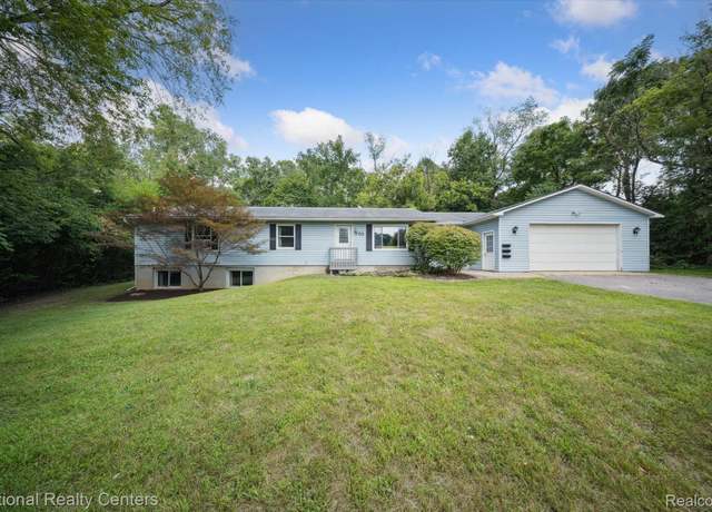 Property at 770 Ironwood Dr, Ann Arbor, MI 48103, 6 beds, 3 baths