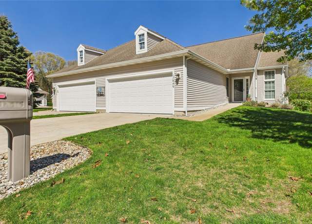 Property at 17646 Dustin Dr #17, Spring Lake, MI 49456, 2 beds, 2 baths