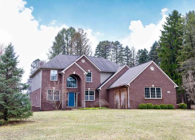 Property at 1399 Wildflower Ct, Lake Orion, MI 48362, 4 beds, 2.5 baths
