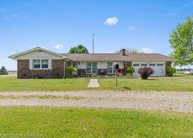 Property at 7247 N State Rd, Owosso, MI 48867, 3 beds, 2.5 baths