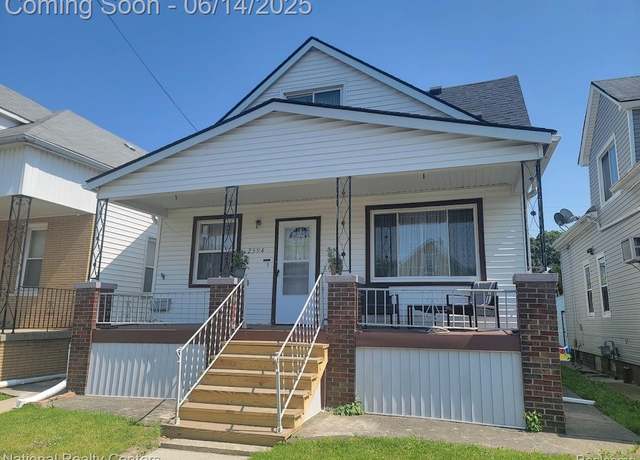 Property at 2394 Pulaski St, Hamtramck, MI 48212, 3 beds, 2 baths