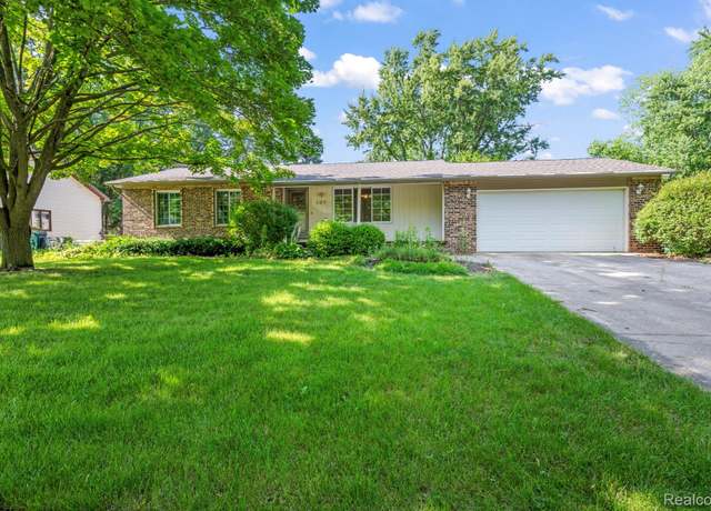 Property at 609 N Wickshire Ln, Durand, MI 48429, 3 beds, 2 baths