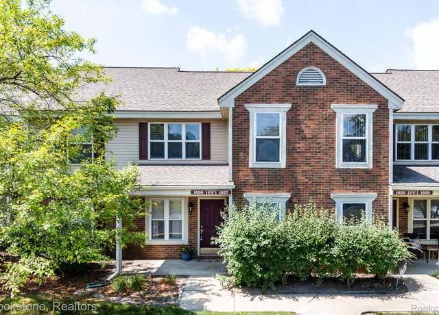 Property at 1626 Emerson Cir, Rochester Hills, MI 48307, 2 beds, 1 bath