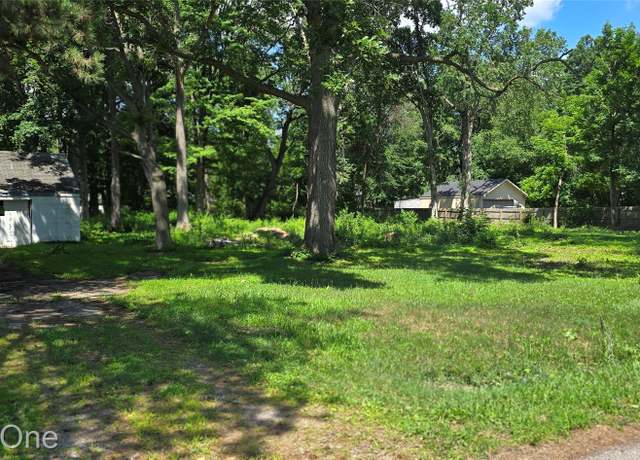 Property at 21246 8 1/2 Mile Rd, Southfield, MI 48075