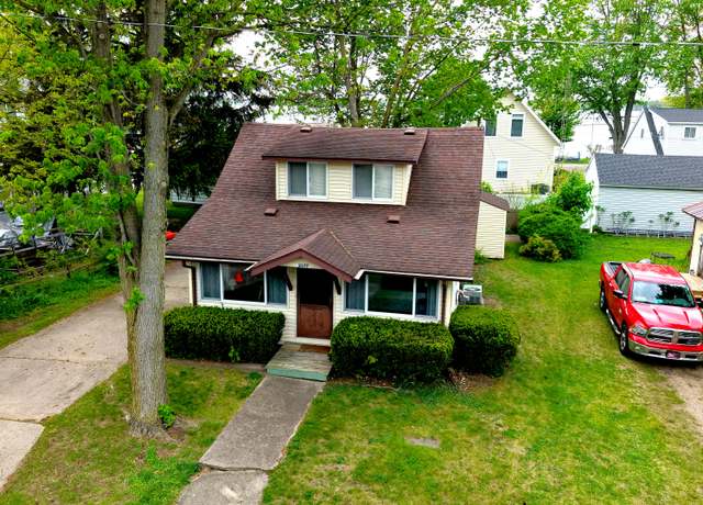 Property at 2577 Parkway Dr, Manitou Beach, MI 49253, 3 beds, 1 bath