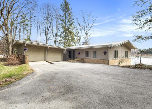 Property at 3942 Harmon Dr, Fremont, MI 49412, 3 beds, 2 baths