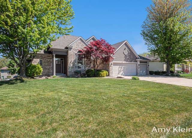 Property at 1657 North Bay Dr, Hudsonville, MI 49426, 6 beds, 4.5 baths