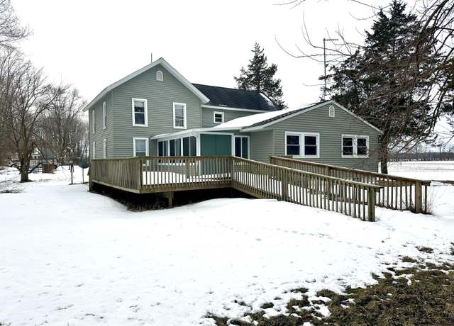 Property at 220 133rd Ave, Wayland, MI 49348, 5 beds, 2 baths