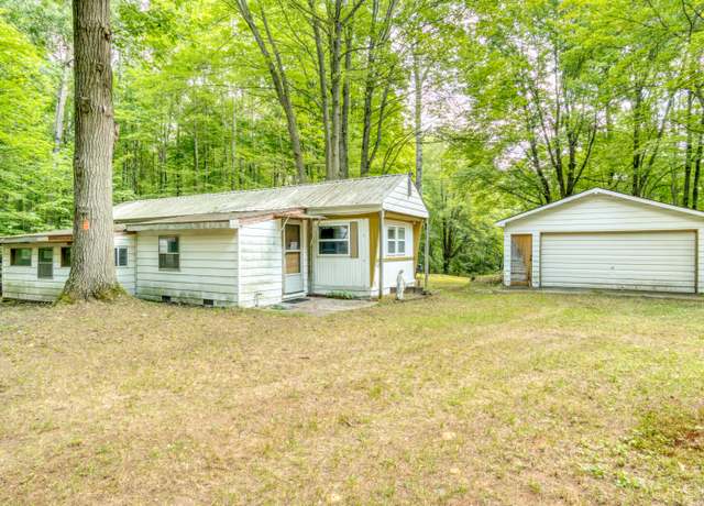 Property at 11451 Hemlock Ave, Lake, MI 48632, 2 beds, 1 bath