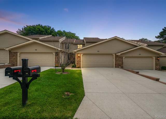 Property at 968 Golfview Ct, Rochester Hills, MI 48307, 3 beds, 3.5 baths