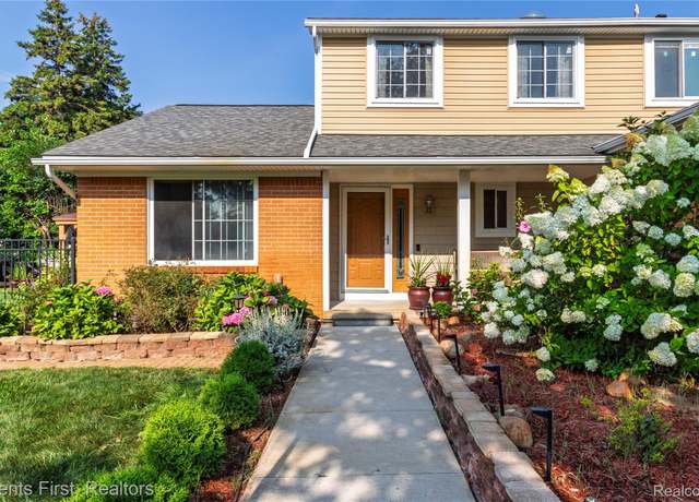 Property at 29531 Greenboro St, Farmington, MI 48334, 4 beds, 3 baths