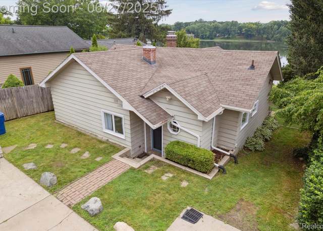 Property at 3330 Lexington Rd, Waterford, MI 48328, 3 beds, 2 baths