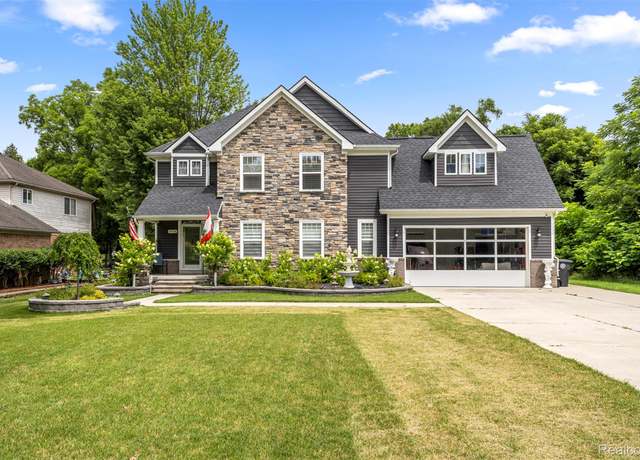 Property at 29106 Broadmoor St, Livonia, MI 48154, 4 beds, 3.5 baths