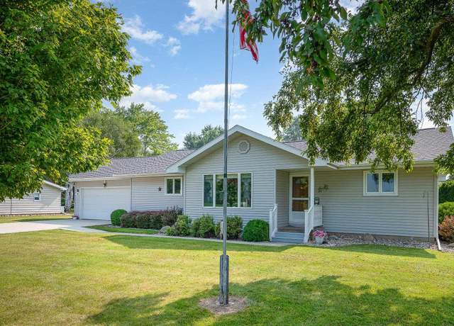 Property at 425 First St, Breckenridge, MI 48615, 3 beds, 1.5 baths