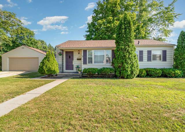 Property at 1210 South Dr, Mount Pleasant, MI 48858, 3 beds, 2 baths