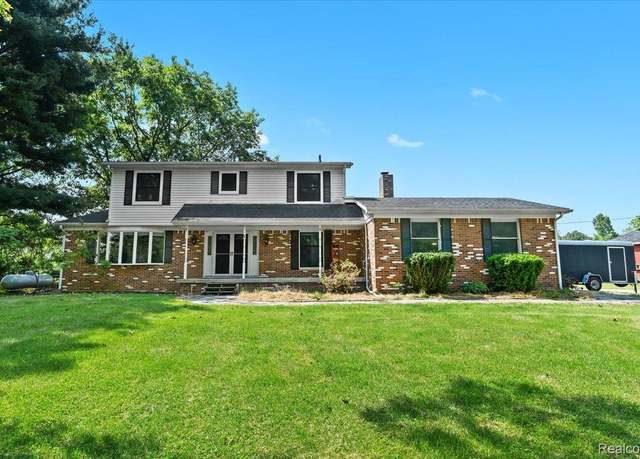 Property at 3757 Chase Lake Rd, Howell, MI 48855, 4 beds, 2.5 baths