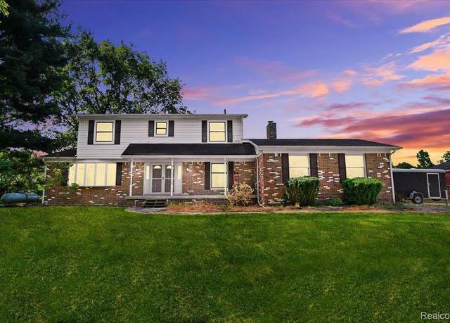 Property at 3757 Chase Lake Rd, Howell, MI 48855, 4 beds, 2.5 baths