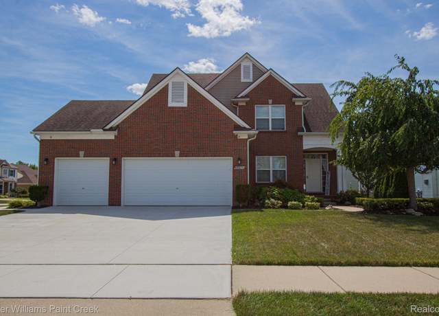Property at 29326 Debbie Dr, New Baltimore, MI 48051, 3 beds, 3.5 baths