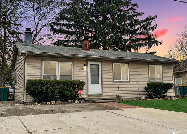 Property at 35381 Dern Dr, Rockwood, MI 48173, 3 beds, 1 bath