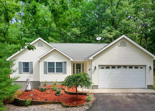 Property at 3949 W Higgins Lake Dr, Roscommon, MI 48653, 4 beds, 3 baths
