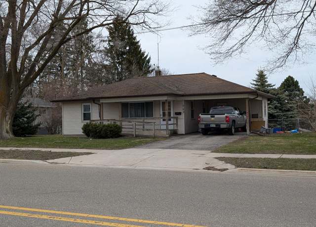 Property at 703 6th St, Ludington, MI 49431, 3 beds, 1 bath