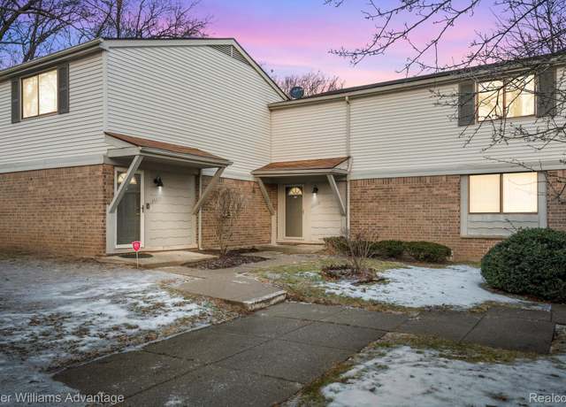 Property at 26889 Farmbrook Villa Dr, Southfield, MI 48034, 3 beds, 2.5 baths
