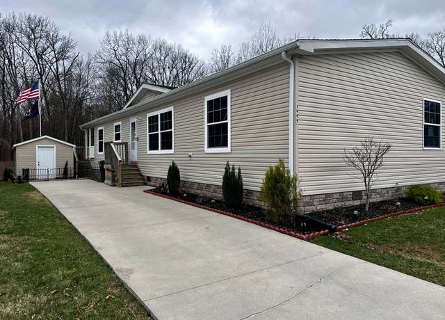 Property at 3995 Emerald Park Dr, Milford, MI 48380, 3 beds, 2.5 baths
