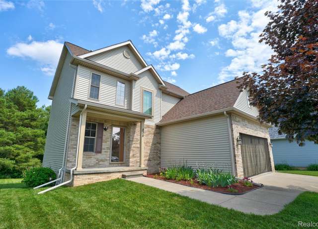 Property at 838 Star Dr, Davison, MI 48423, 3 beds, 2.5 baths