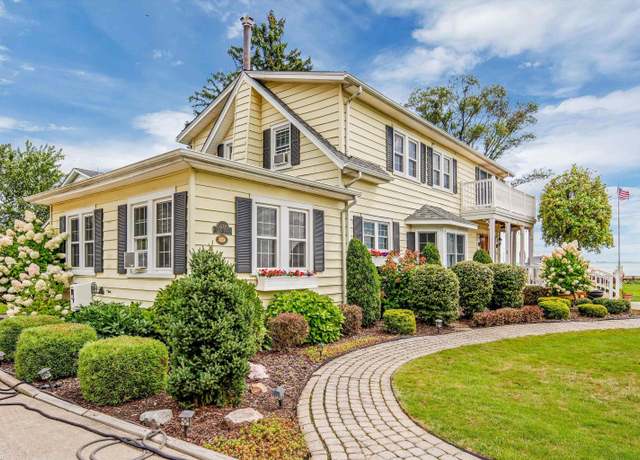 Property at 50720 Lenox St, New Baltimore, MI 48047, 4 beds, 2 baths