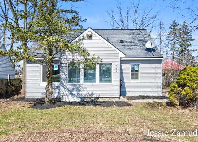 Property at 1649 Burton St SE, Grand Rapids, MI 49506, 4 beds, 1.5 baths