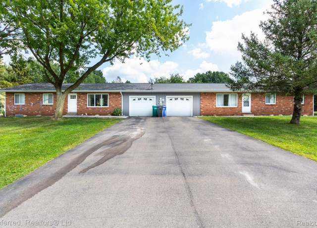Property at 2861 Spring Hill Dr, Howell, MI 48843, 6 beds, 2 baths