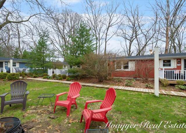 Property at 713 N Maple St, Saugatuck, MI 49453, 2 beds