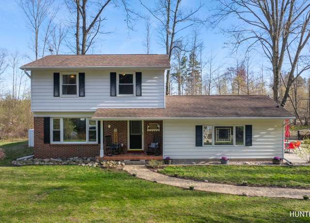 Property at 10906 S Wisner Ave, Grant, MI 49327, 3 beds, 1.5 baths