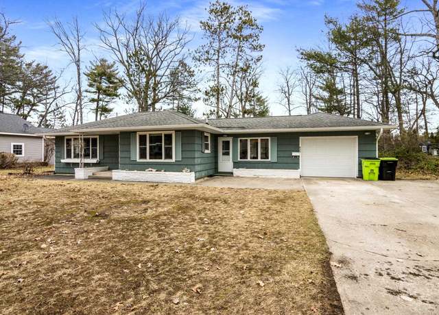Property at 625 Cromwell Dr, Traverse City, MI 49686, 2 beds, 2 baths