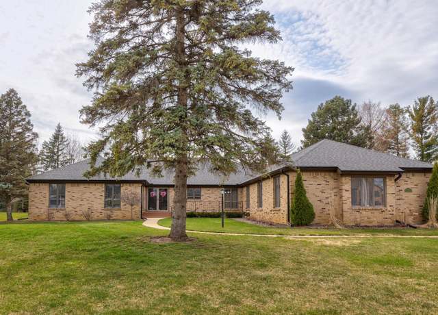 Property at 9350 Oakmont Dr, Grand Blanc, MI 48439, 3 beds, 2.5 baths