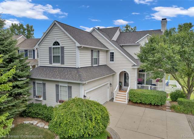 Property at 1495 Fountain View Ln, Oxford, MI 48371, 4 beds, 3.5 baths