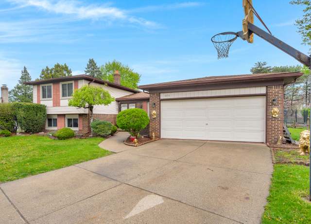 Property at 5076 Tyler Dr, Troy, MI 48085, 4 beds, 2 baths