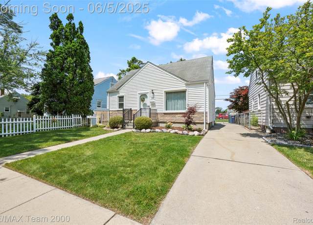 Property at 2922 Bailey Ave, Wyandotte, MI 48146, 3 beds, 1 bath