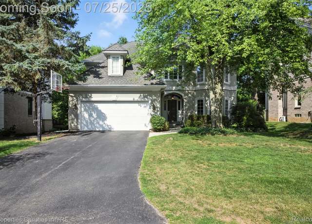 Property at 2680 Elizabeth Ln, West Bloomfield, MI 48324, 4 beds, 4.5 baths