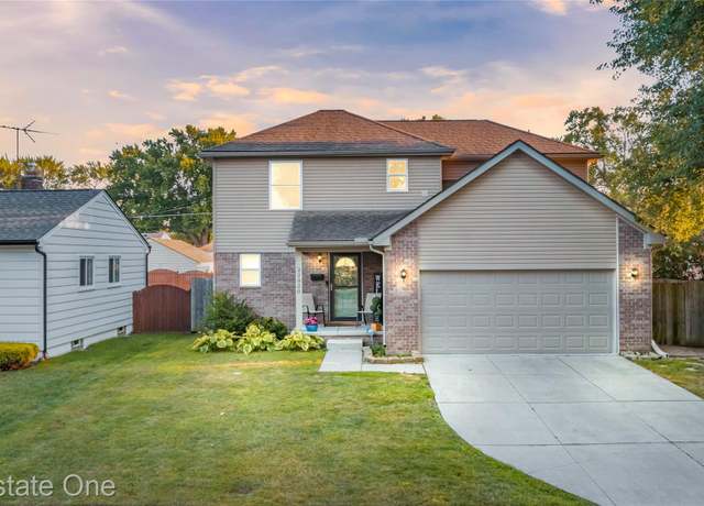 Property at 22020 Lange St, St Clair Shores, MI 48080, 3 beds, 2.5 baths